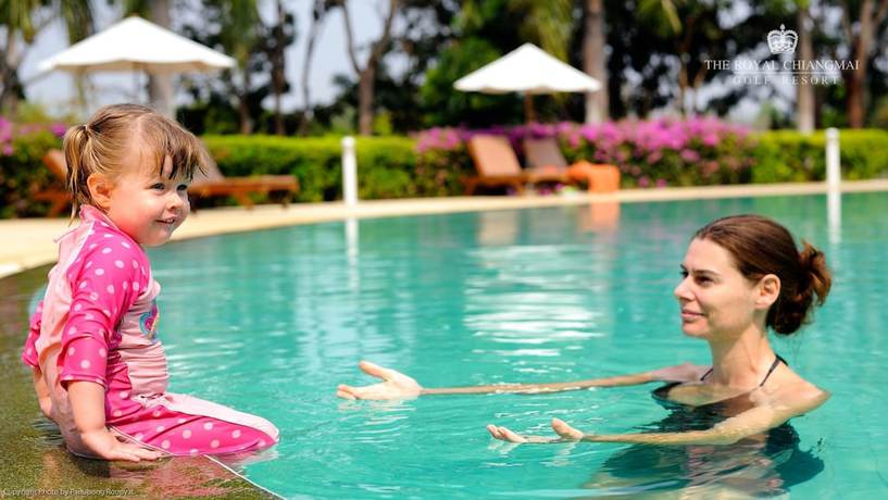 Imagen de la piscina del Hotel The Royal Chiangmai Golf Resort. Foto 16