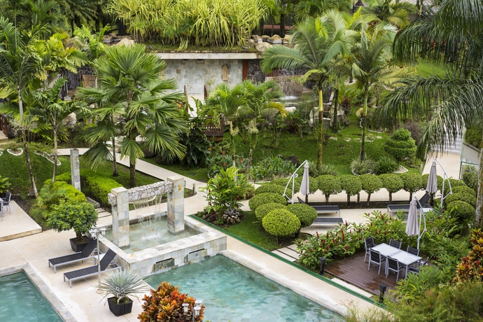 Imagen de la piscina del Hotel The Royal Corin Thermal Water Spa and Resort - Adults Only. Foto 13