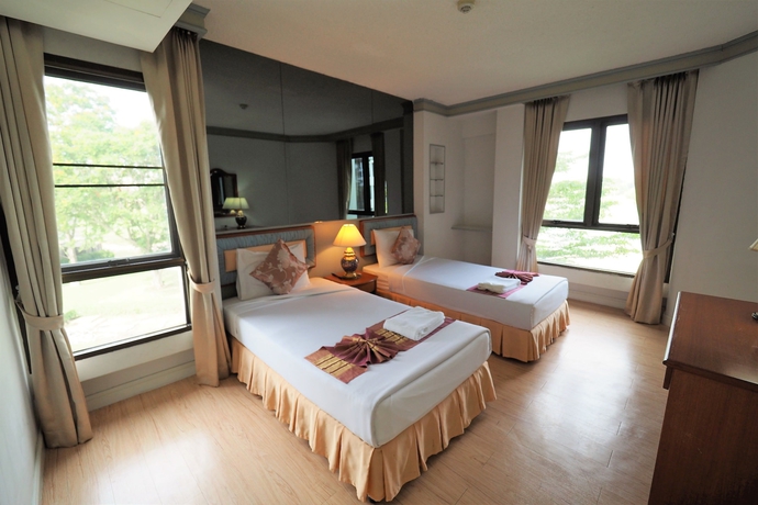 Imagen de la habitación del Hotel The Royal Gems Golf Resort. Foto 2