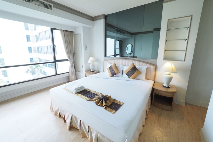 Imagen de la habitación del Hotel The Royal Gems Golf Resort. Foto 9