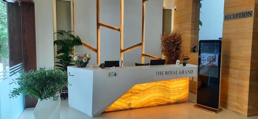 Imagen de los interiores del Hotel The Royal Grand. Foto 18