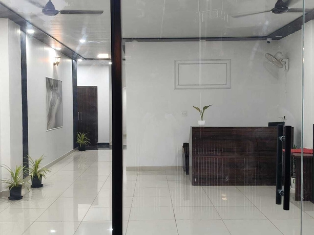 Imagen de los interiores del Hotel The Royal Harmony. Foto 14