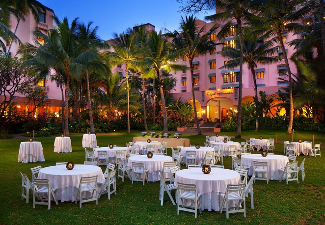 Imagen de los exteriores del Hotel The Royal Hawaiian, A Luxury Collection Resort, Waikiki. Foto 9