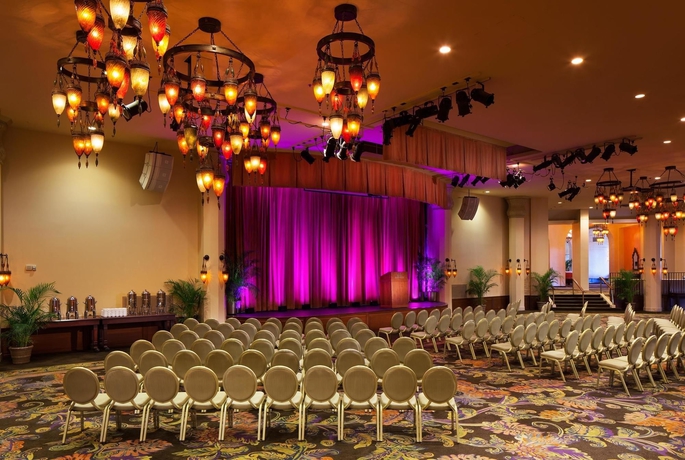 Imagen de los interiores del Hotel The Royal Hawaiian, A Luxury Collection Resort, Waikiki. Foto 13