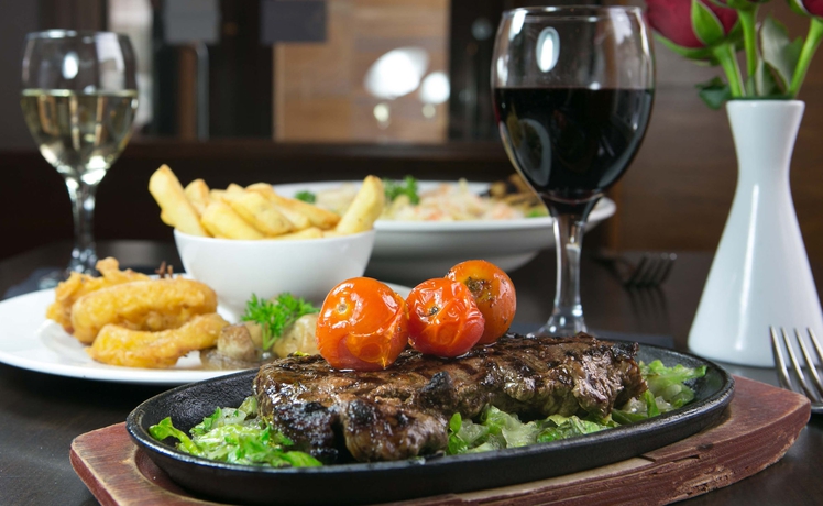 Imagen del bar/restaurante del Hotel The Royal Highland. Foto 6