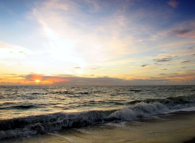 Imagen de la piscina del Hotel The Royal Inn Beach Hutchinson Island. Foto 16
