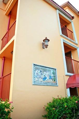 Imagen del bar/restaurante del Hotel The Royal Inn Beach Hutchinson Island. Foto 5