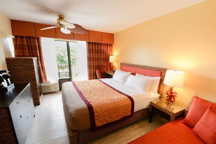 Imagen general del Hotel The Royal Inn Beach Hutchinson Island. Foto 3