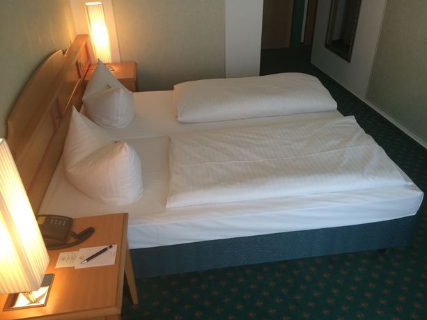 Imagen de la habitación del Hotel The Royal Inn Regent. Foto 7