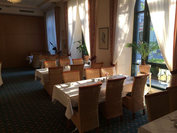 Imagen de la habitación del Hotel The Royal Inn Regent. Foto 13