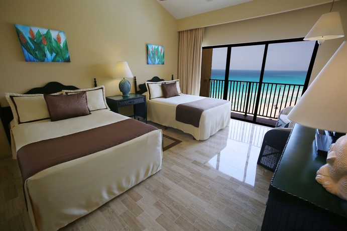 Imagen de la habitación del Hotel The Royal Islander – An All Suites Resort. Foto 9