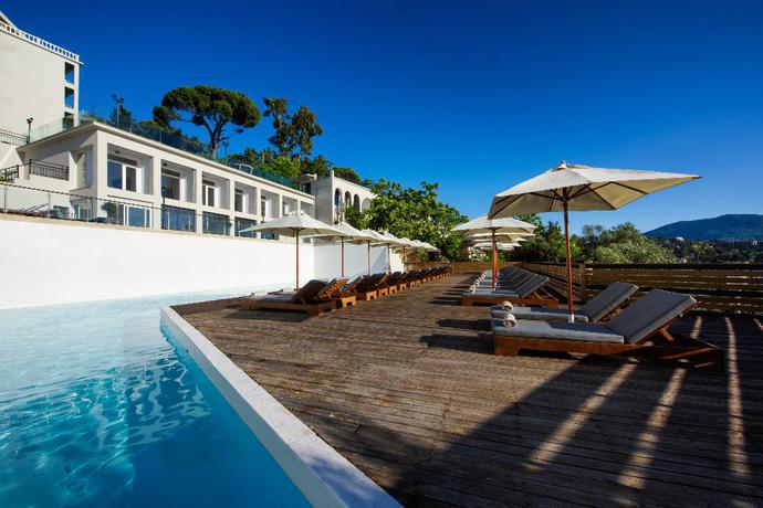 Imagen de la piscina del Hotel The Royal, Kanoni. Foto 18