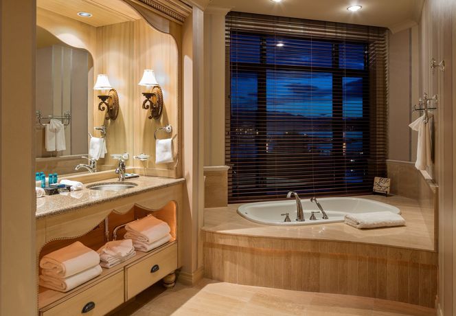 Imagen de los interiores del Hotel The Royal Kelowna. Foto 11