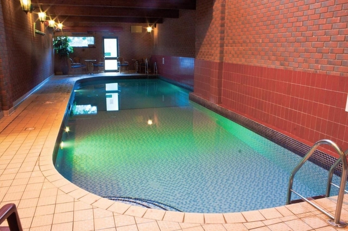 Imagen de la piscina del Hotel The Royal Lion. Foto 19