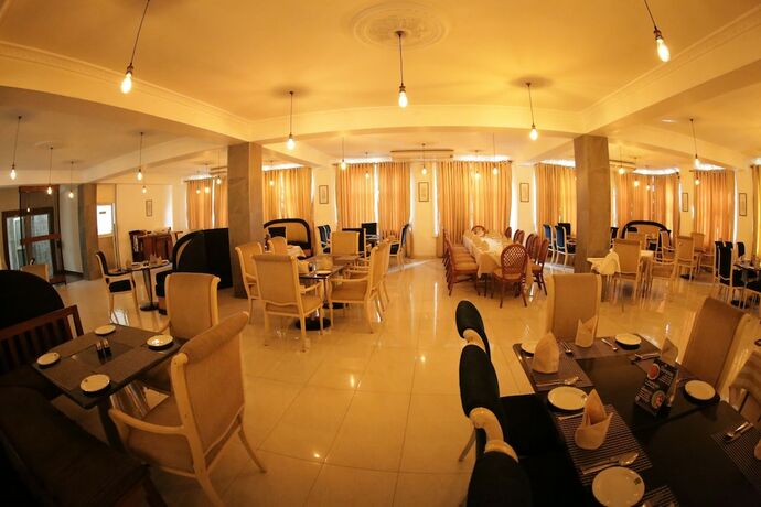Imagen general del Hotel The Royal Mall Kandy. Foto 11