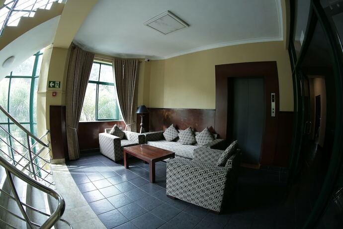 Imagen general del Hotel The Royal Mall Kandy. Foto 12