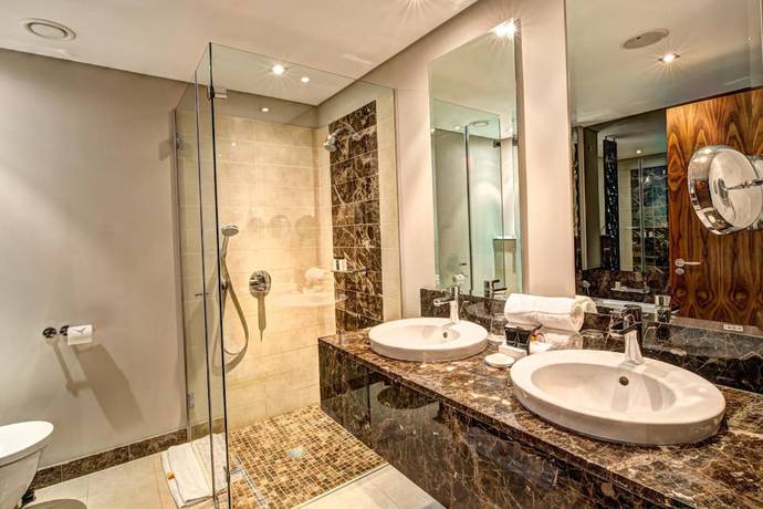 Imagen de la habitación del Hotel The Royal Marang. Foto 4