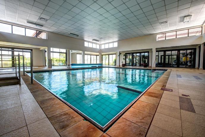 Imagen de la piscina del Hotel The Royal Marang. Foto 16