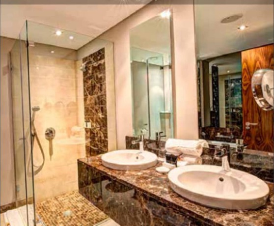 Imagen de la habitación del Hotel The Royal Marang. Foto 7