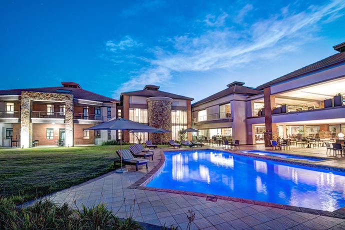 Imagen de la piscina del Hotel The Royal Marang. Foto 19