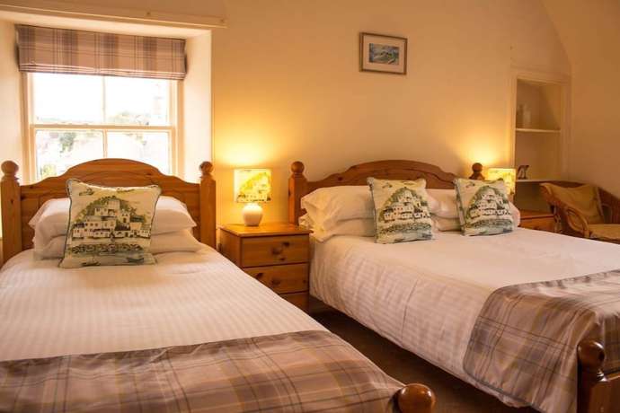 Imagen de la habitación del Hotel The Royal Oak, Cullen. Foto 11
