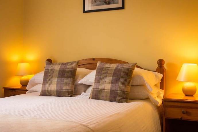 Imagen de la habitación del Hotel The Royal Oak, Cullen. Foto 12