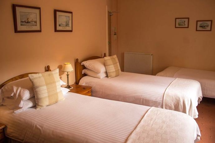 Imagen de la habitación del Hotel The Royal Oak, Cullen. Foto 19