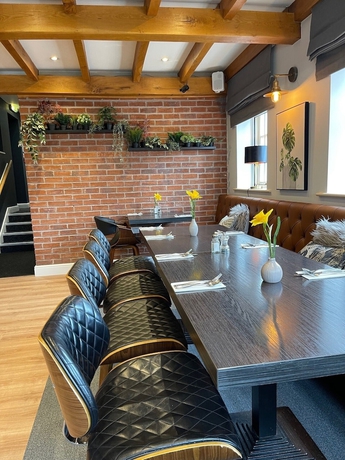 Imagen del bar/restaurante del Hotel The Royal Oak - Inn. Foto 3