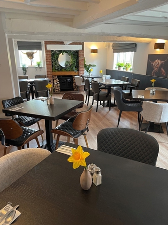 Imagen del bar/restaurante del Hotel The Royal Oak - Inn. Foto 4