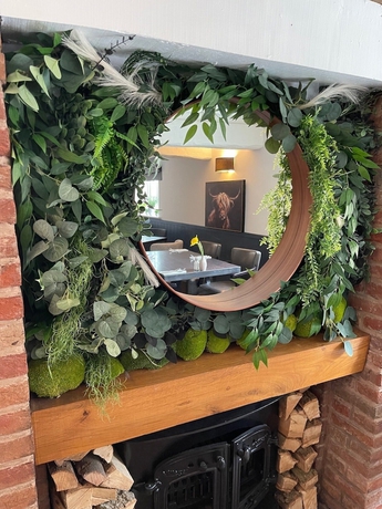 Imagen del bar/restaurante del Hotel The Royal Oak - Inn. Foto 5