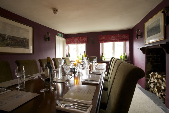 Imagen del bar/restaurante del Hotel The Royal Oak, Newbury. Foto 1