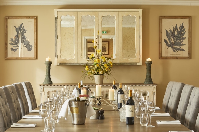 Imagen del bar/restaurante del Hotel The Royal Oak, Newbury. Foto 2