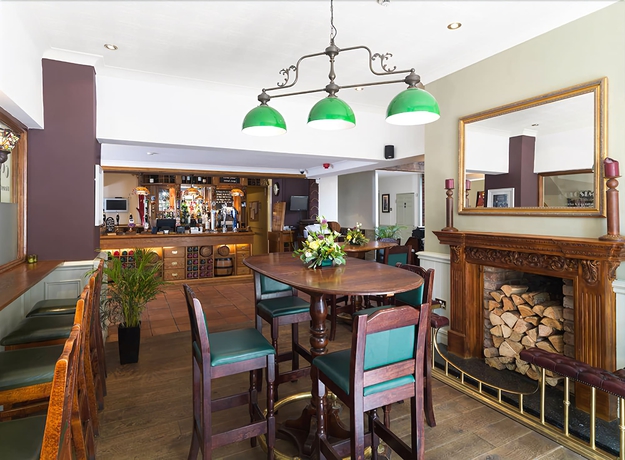 Imagen del bar/restaurante del Hotel The Royal Oak and Restaurant. Foto 4