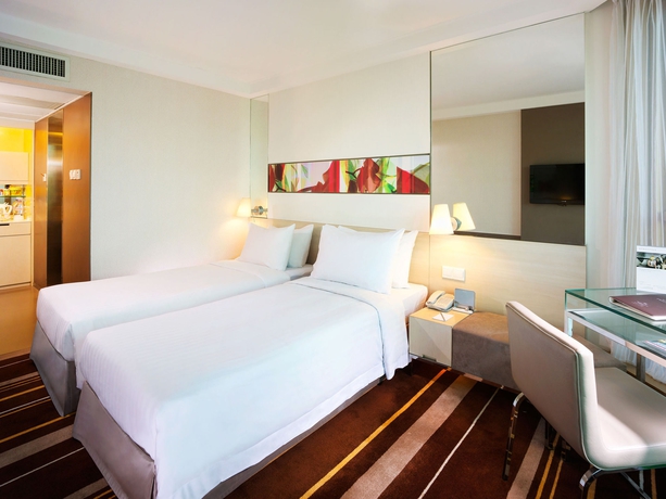 Imagen de la habitación del Hotel The Royal Pacific and Towers. Foto 10