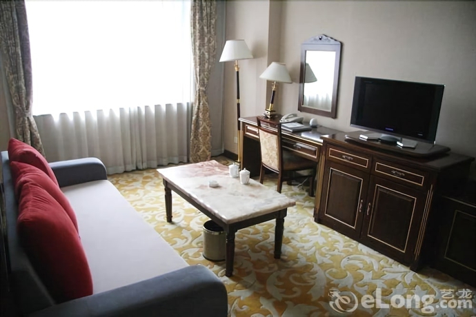 Imagen de la habitación del Hotel The Royal Palace, Niuwangmiao. Foto 2