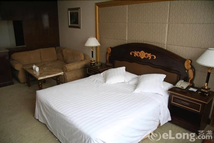 Imagen de la habitación del Hotel The Royal Palace, Niuwangmiao. Foto 5