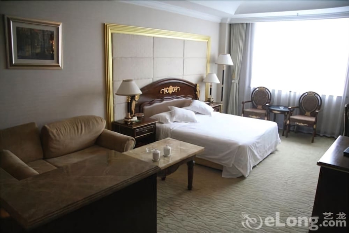 Imagen de la habitación del Hotel The Royal Palace, Niuwangmiao. Foto 7