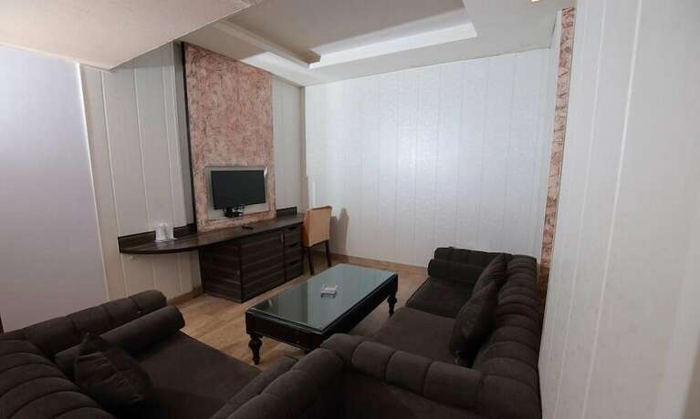 Imagen general del Hotel The Royal Paradise. Foto 1