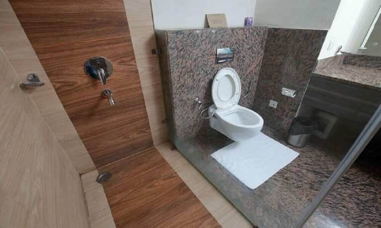 Imagen de la habitación del Hotel The Royal Paradise. Foto 18