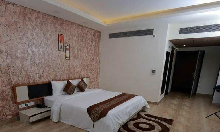 Imagen general del Hotel The Royal Paradise. Foto 10