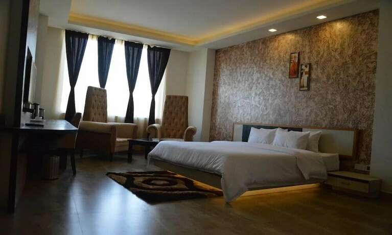 Imagen general del Hotel The Royal Paradise. Foto 13