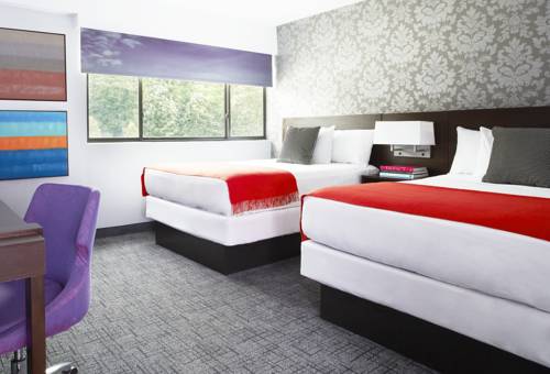 Imagen de la habitación del Hotel The Royal Regency. Foto 5