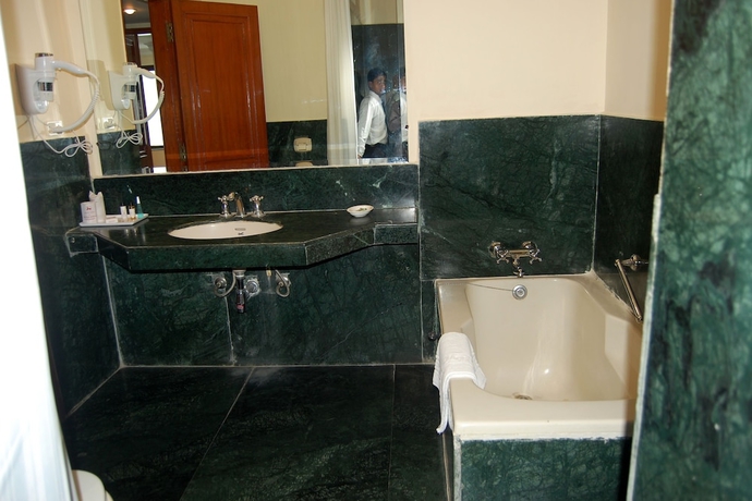 Imagen de la habitación del Hotel The Royal Residency, Bodhgaya. Foto 13
