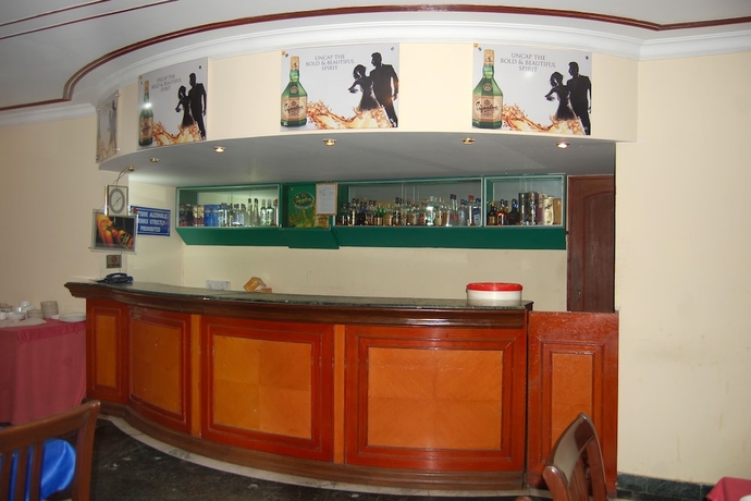 Imagen del bar/restaurante del Hotel The Royal Residency, Bodhgaya. Foto 4