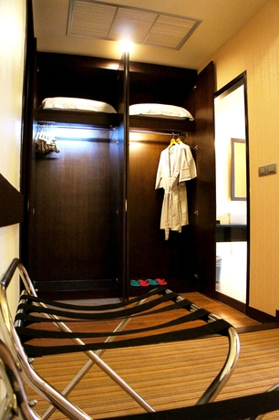 Imagen de la habitación del Hotel The Royal River. Foto 10