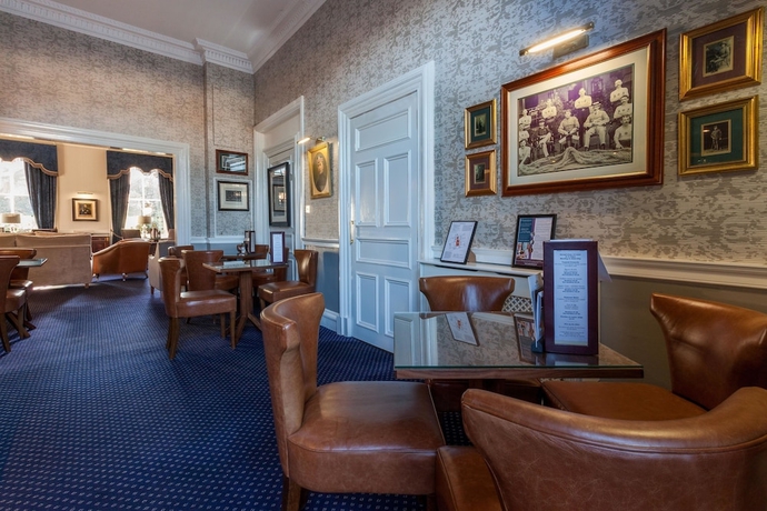 Imagen de los interiores del Hotel The Royal Scots Club Edinburgh. Foto 19