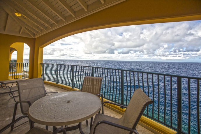 Imagen de la habitación del Hotel The Royal Sea Aquarium Resort. Foto 9