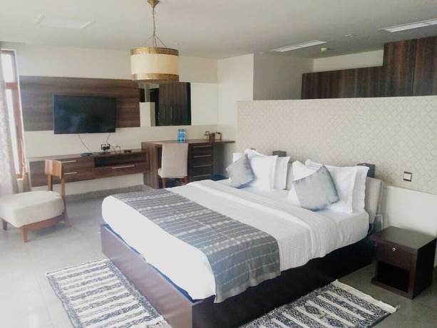 Imagen de la habitación del Hotel The Royal Shanza. Foto 3