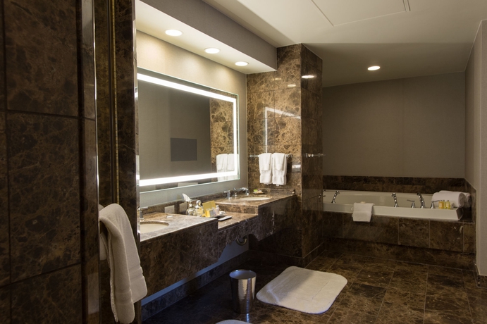 Imagen de la habitación del Hotel The Royal Sonesta Harbor Court Baltimore. Foto 8