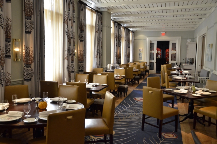 Imagen del bar/restaurante del Hotel The Royal Sonesta New Orleans. Foto 4